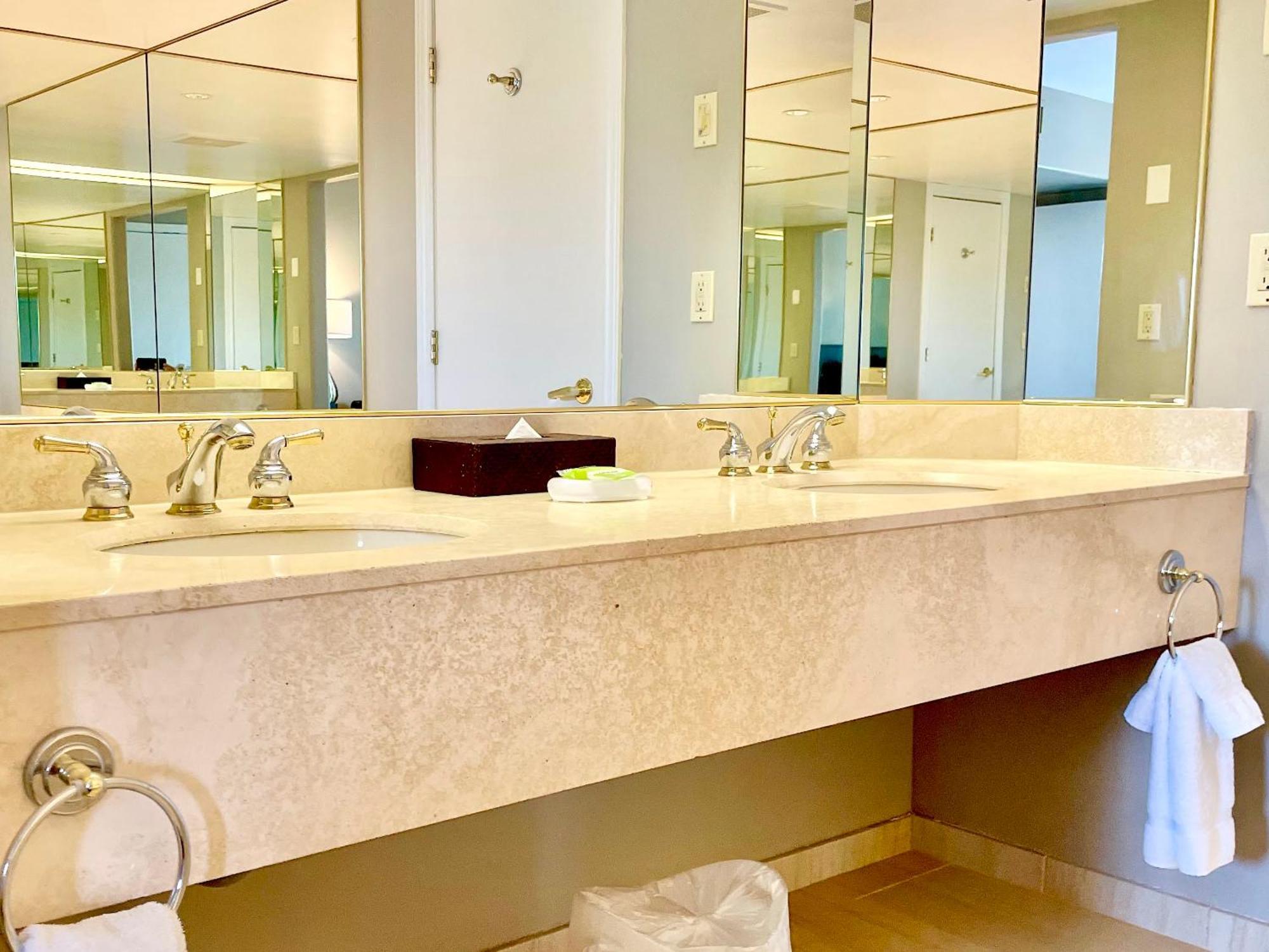 Hillside Haven: Carriage Club Resort Retreat Edgar Экстерьер фото