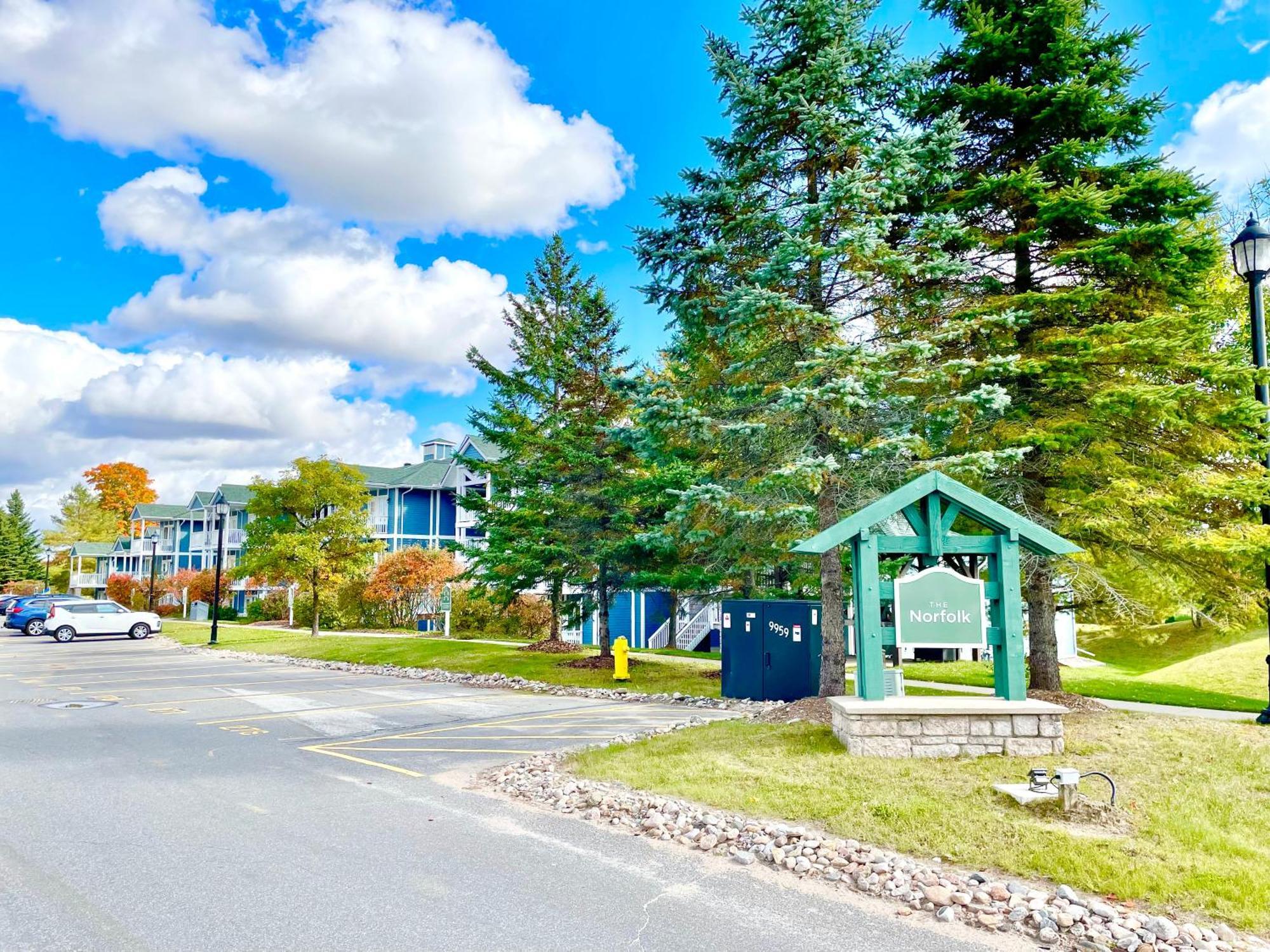 Hillside Haven: Carriage Club Resort Retreat Edgar Экстерьер фото